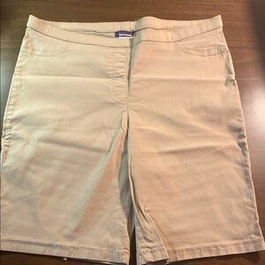 Basic Editions Tan Bermuda Shorts Classic Style